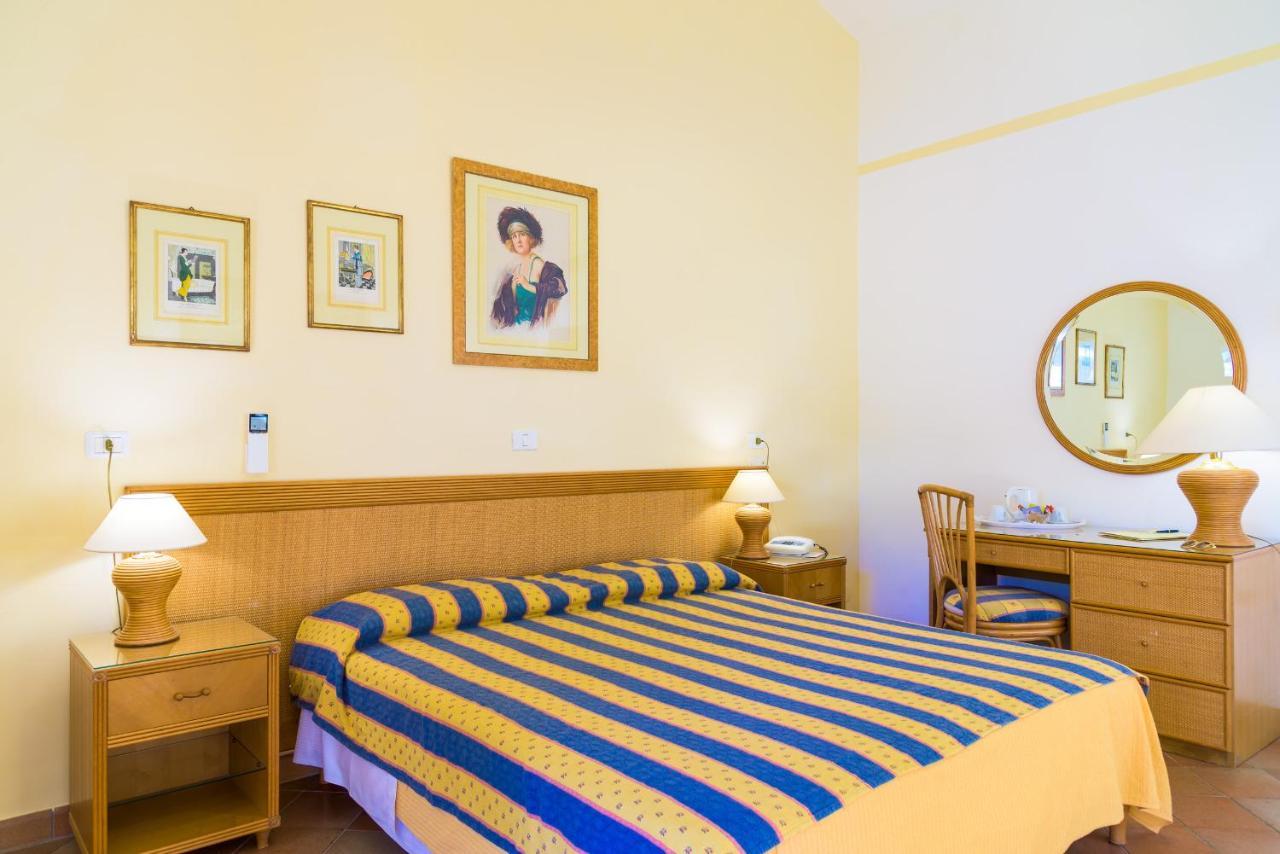 Hotel Villa Ottone Портоферрайо Екстер'єр фото